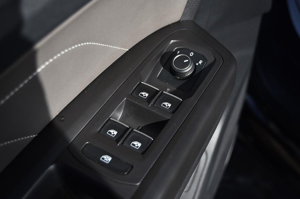 2023 Volkswagen Atlas Cross Sport 2.0T SE w/Technology 4MOTION