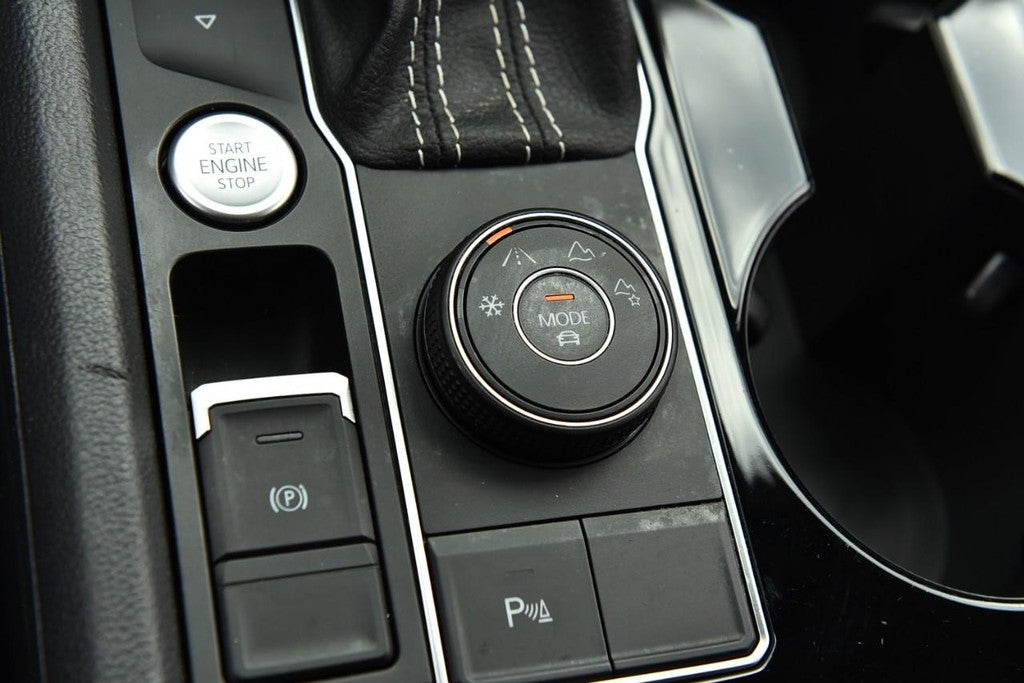 2023 Volkswagen Atlas 2.0T SE w/Technology 4MOTION