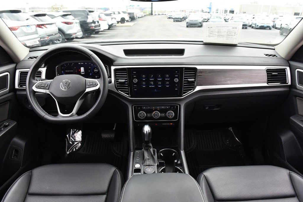 2023 Volkswagen Atlas 2.0T SE w/Technology 4MOTION