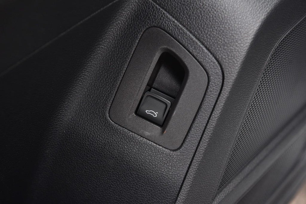 2023 Volkswagen Atlas 2.0T SE w/Technology 4MOTION