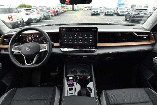 2027 Volkswagen Atlas 2.0T SE w/ Technology