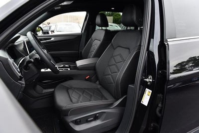 2025 Volkswagen Atlas Cross Sport 2.0T SE w/Technology