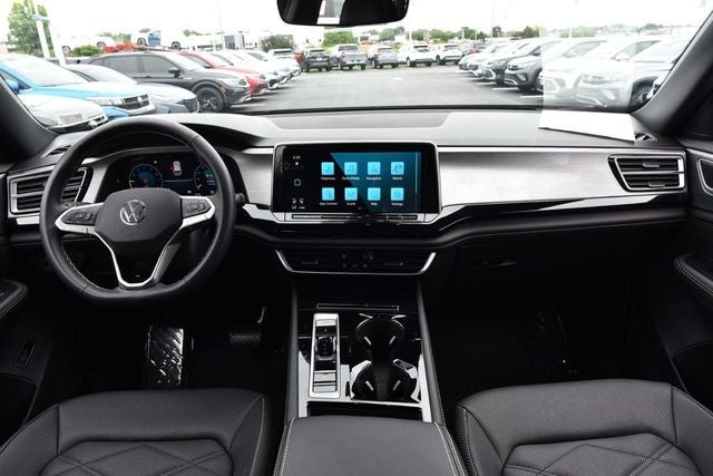 2025 Volkswagen Atlas Cross Sport 2.0T SE w/Technology