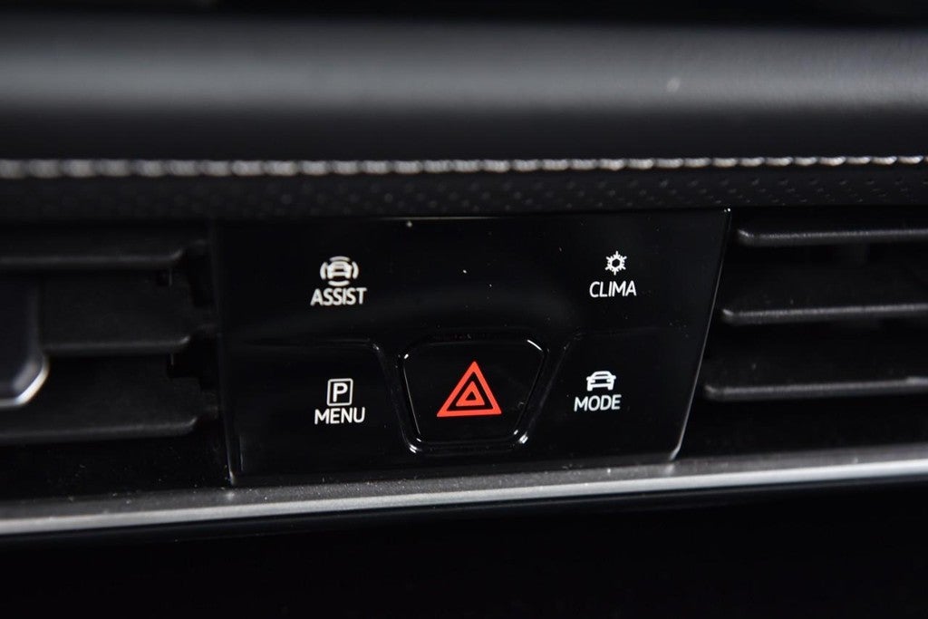 2025 Volkswagen Atlas Cross Sport 2.0T SE w/Technology FWD