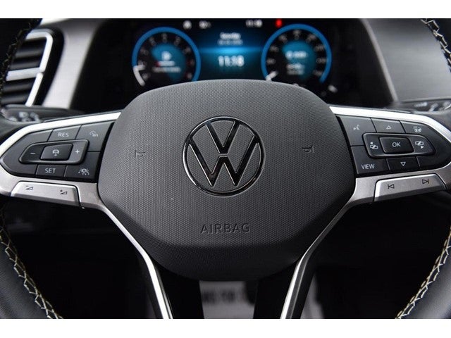 2025 Volkswagen Atlas Cross Sport 2.0T SE w/Technology FWD