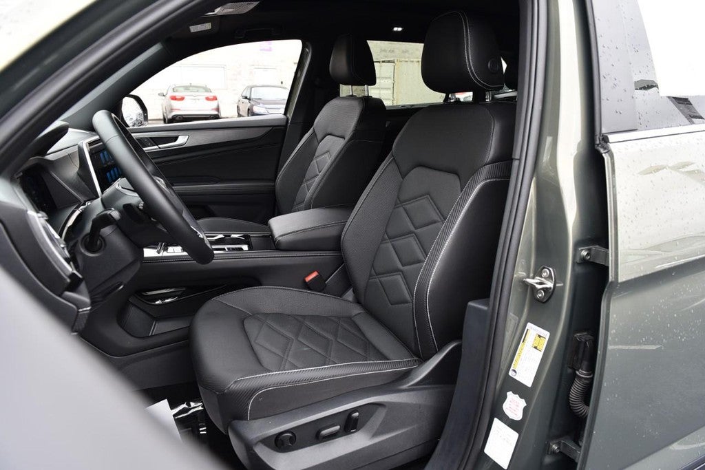 2025 Volkswagen Atlas Cross Sport 2.0T SE w/Technology FWD