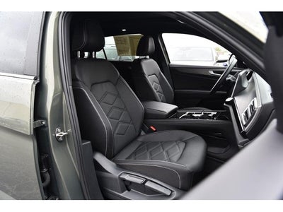 2025 Volkswagen Atlas Cross Sport 2.0T SE w/Technology FWD