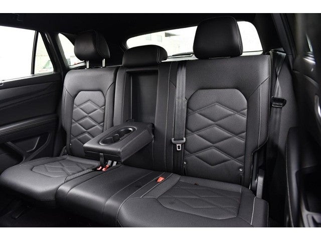 2025 Volkswagen Atlas Cross Sport 2.0T SE w/Technology FWD