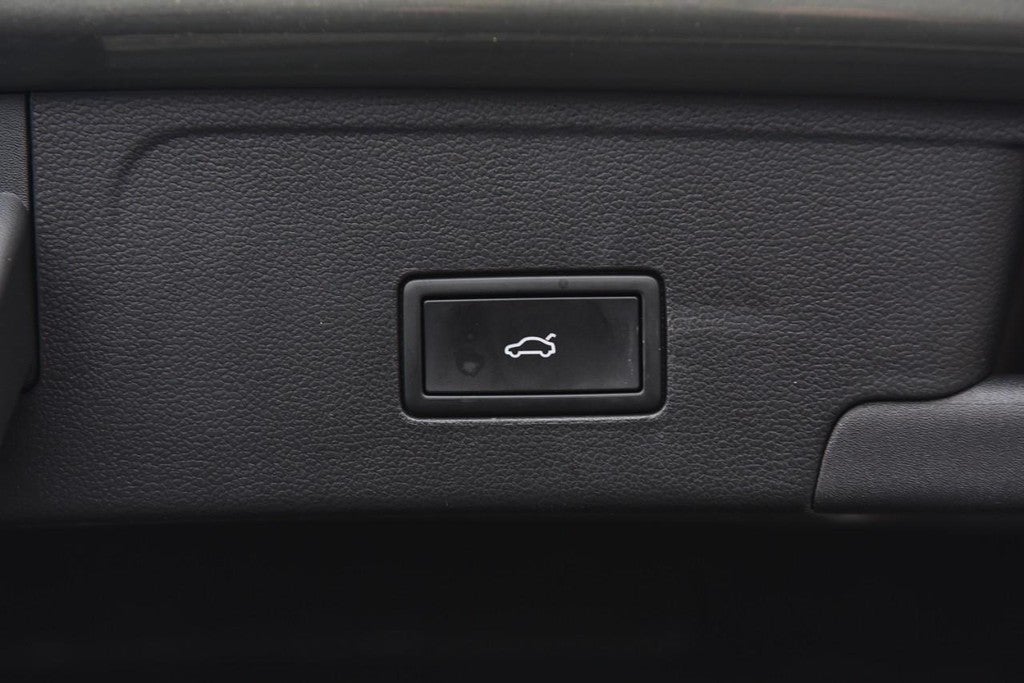 2025 Volkswagen Atlas Cross Sport 2.0T SE w/Technology FWD