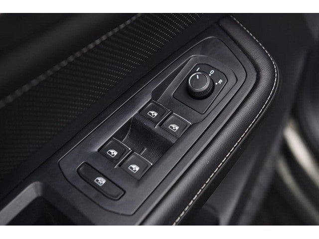 2025 Volkswagen Atlas Cross Sport 2.0T SE w/Technology FWD