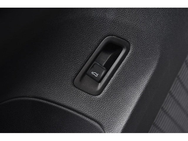 2025 Volkswagen Atlas Cross Sport 2.0T SE w/Technology FWD