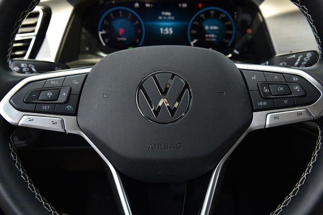 2025 Volkswagen Atlas Cross Sport 2.0T SE w/Technology