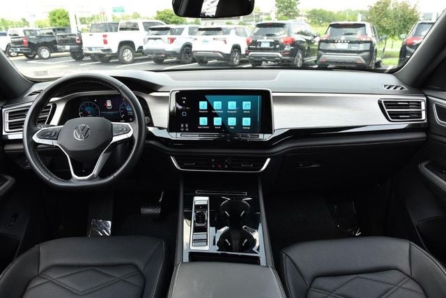 2025 Volkswagen Atlas Cross Sport 2.0T SE w/Technology