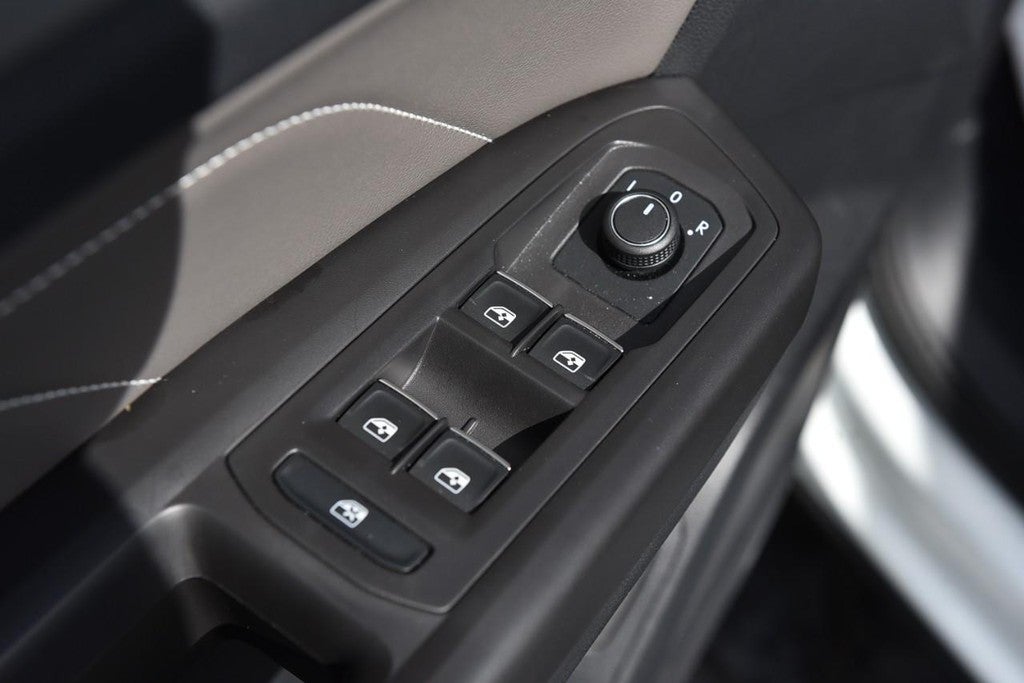 2023 Volkswagen Atlas Cross Sport 3.6L V6 SE w/Technology FWD