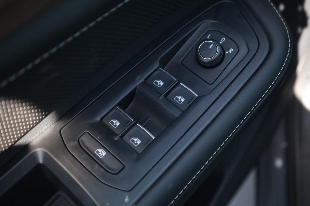 2026 Volkswagen Atlas 2.0T SE w/Technology FWD