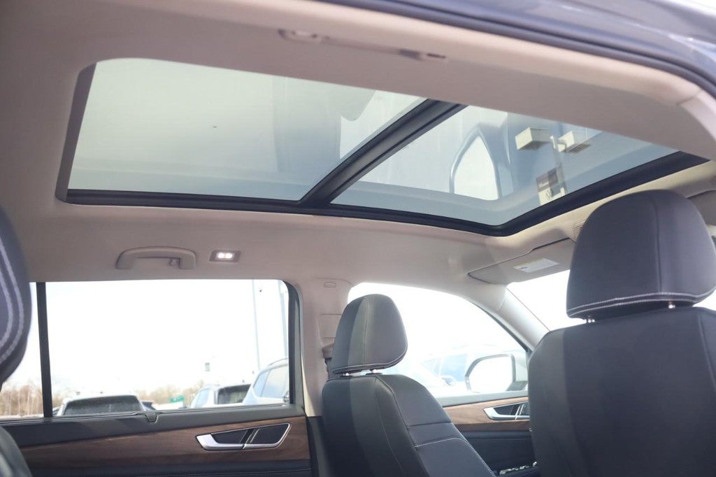 2026 Volkswagen Atlas 2.0T SE w/Technology FWD