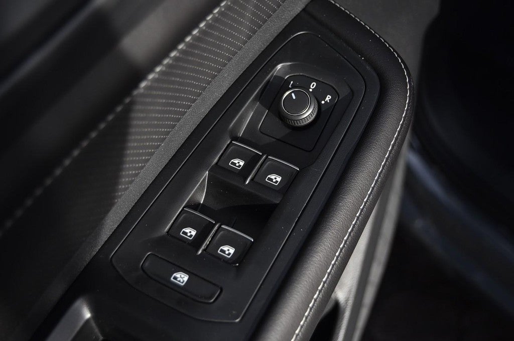 2026 Volkswagen Atlas Cross Sport 2.0T SE w/Technology 4MOTION