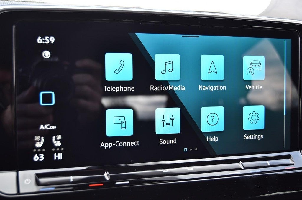 2026 Volkswagen Atlas Cross Sport 2.0T SE w/Technology 4MOTION