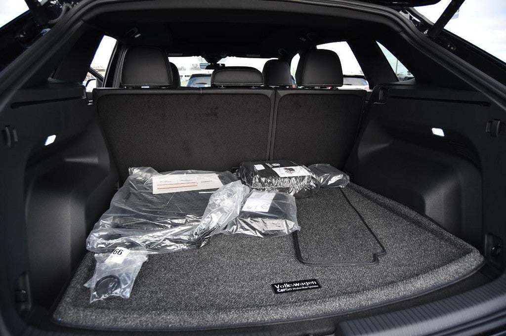 2026 Volkswagen Atlas Cross Sport 2.0T SE w/Technology 4MOTION