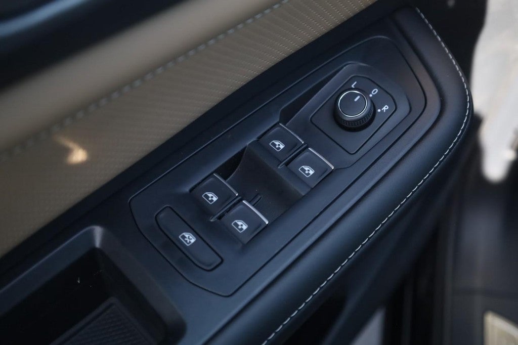 2026 Volkswagen Atlas Cross Sport 2.0T SE w/Technology 4MOTION