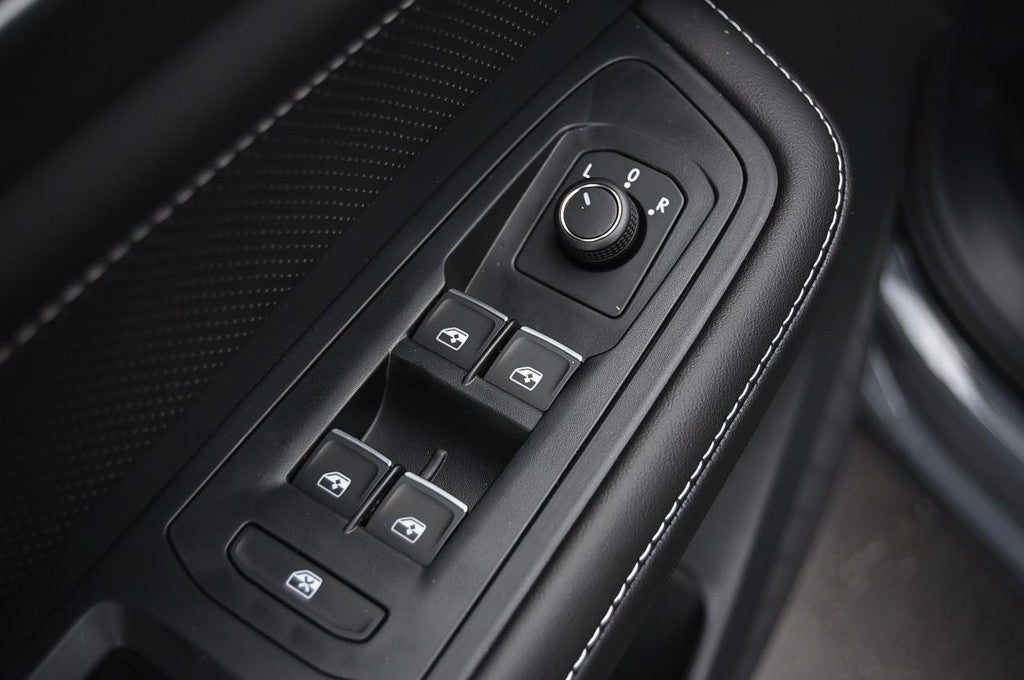 2026 Volkswagen Atlas Cross Sport 2.0T SE w/Technology 4MOTION