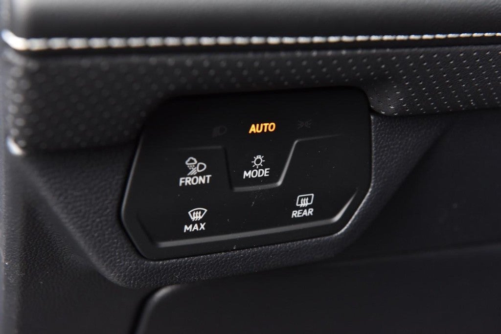 2026 Volkswagen Atlas Cross Sport 2.0T SE w/Technology 4MOTION