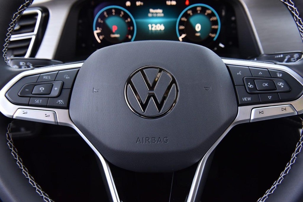 2026 Volkswagen Atlas Cross Sport 2.0T SE w/Technology 4MOTION