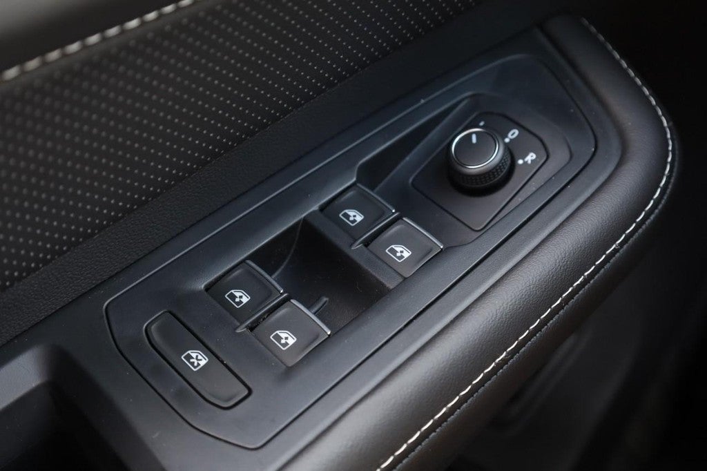 2026 Volkswagen Atlas Cross Sport 2.0T SE w/Technology 4MOTION