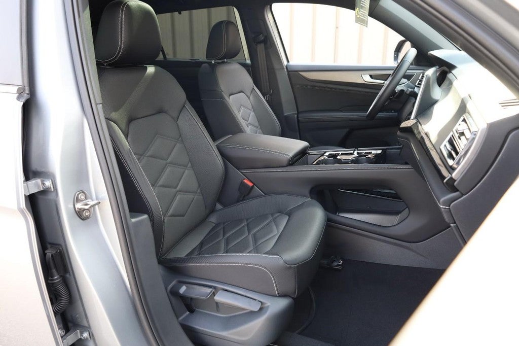 2026 Volkswagen Atlas Cross Sport 2.0T SE w/Technology 4MOTION