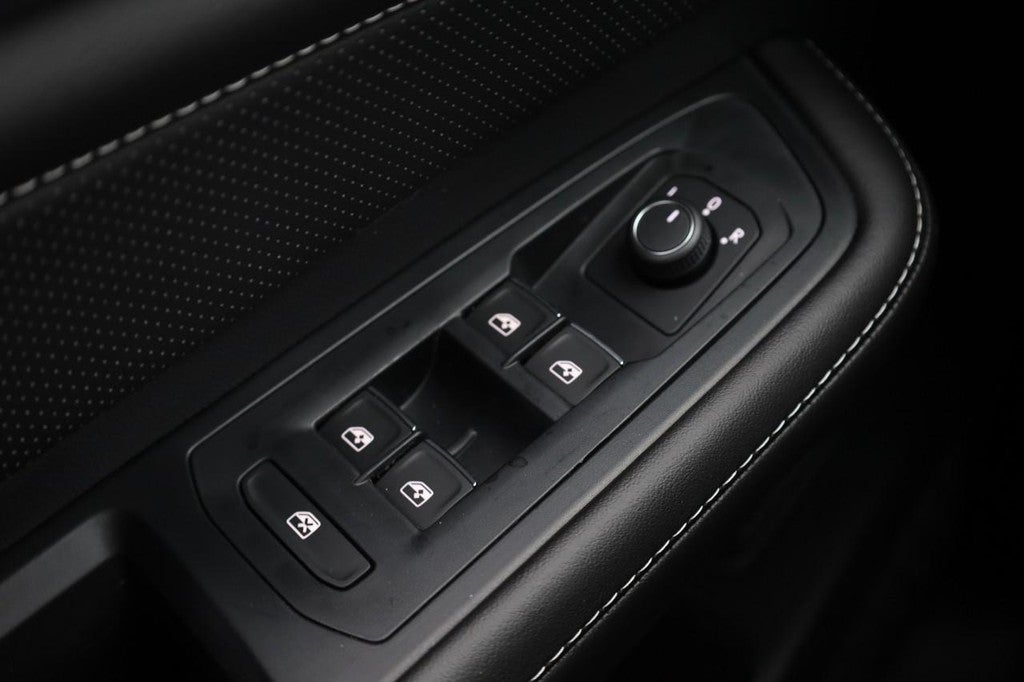 2026 Volkswagen Atlas Cross Sport 2.0T SE w/Technology 4MOTION