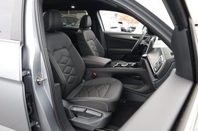 2026 Volkswagen Atlas Cross Sport 2.0T SE w/Technology 4MOTION