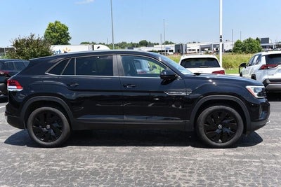 2026 Volkswagen Atlas Cross Sport 2.0T SE w/Technology