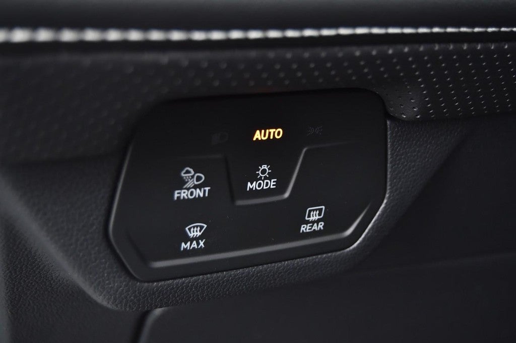 2026 Volkswagen Atlas Cross Sport 2.0T SE w/Technology 4MOTION