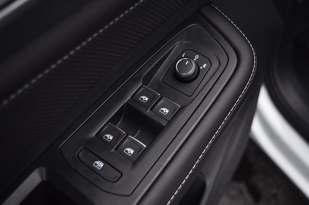 2026 Volkswagen Atlas Cross Sport 2.0T SE w/Technology 4MOTION