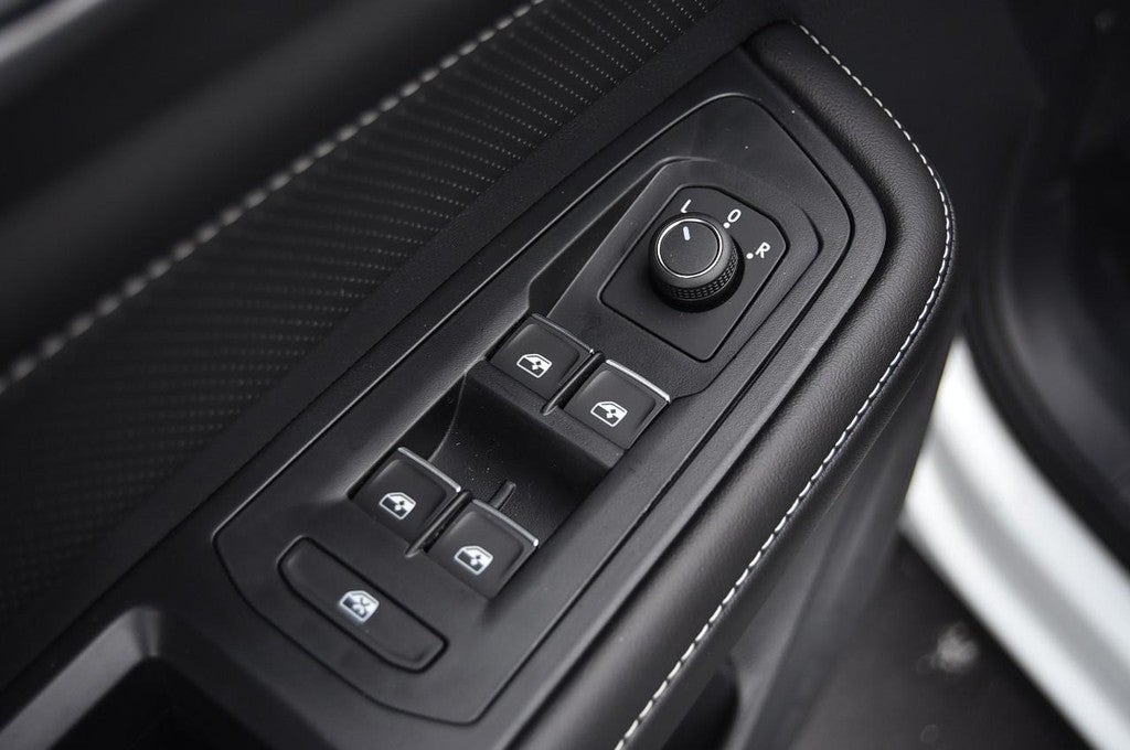 2026 Volkswagen Atlas Cross Sport 2.0T SE w/Technology 4MOTION