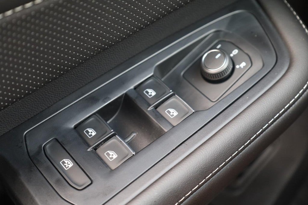 2026 Volkswagen Atlas Cross Sport 2.0T SE w/Technology 4MOTION