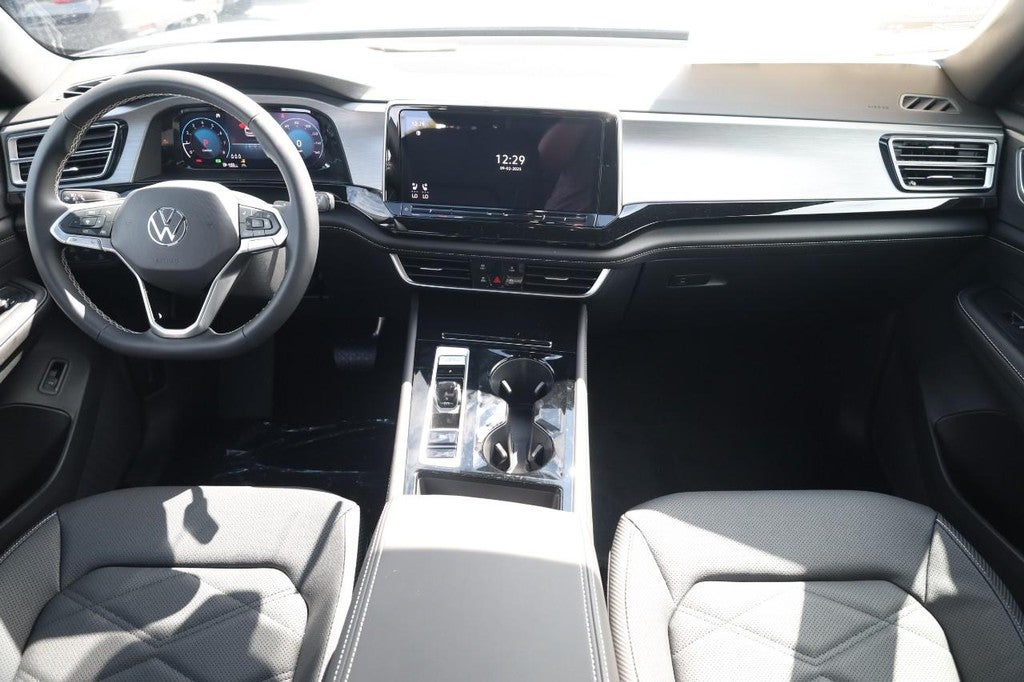 2026 Volkswagen Atlas Cross Sport 2.0T SE w/Technology 4MOTION