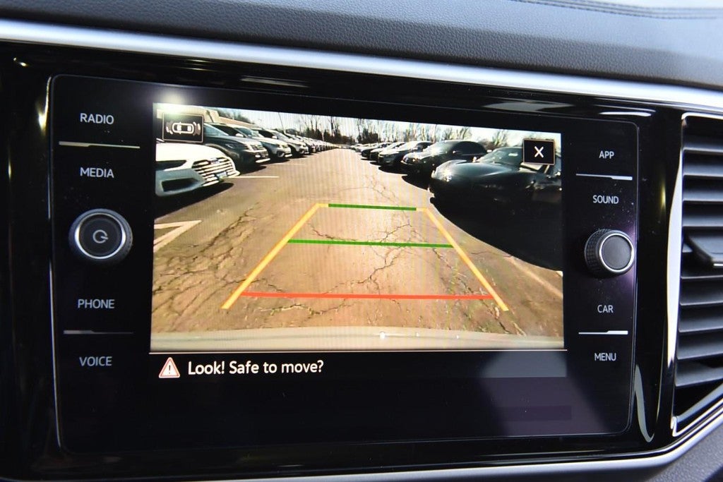 2022 Volkswagen Atlas Cross Sport 3.6L V6 SE w/Technology 4MOTION