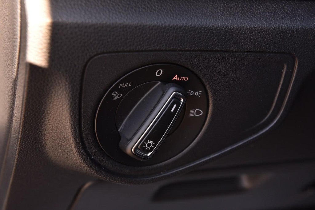 2022 Volkswagen Atlas Cross Sport 3.6L V6 SE w/Technology 4MOTION