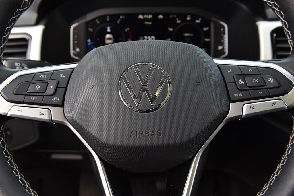 2023 Volkswagen Atlas 2.0T SE w/Technology 4MOTION