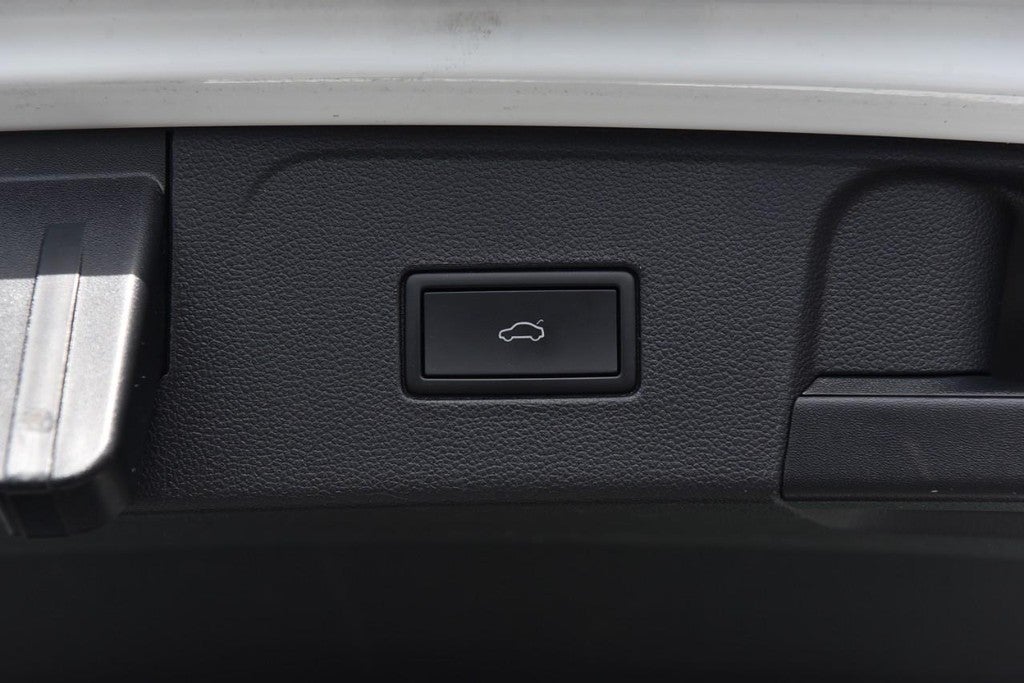 2023 Volkswagen Atlas 2.0T SE w/Technology 4MOTION