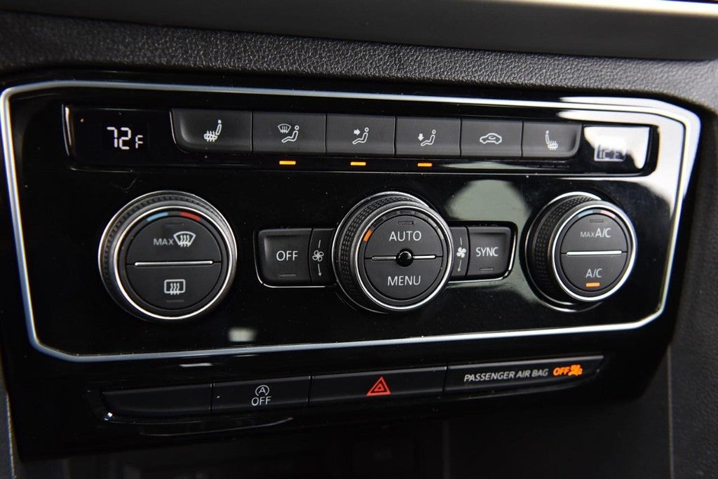 2023 Volkswagen Atlas Cross Sport 2.0T SEL R-Line Black 4MOTION