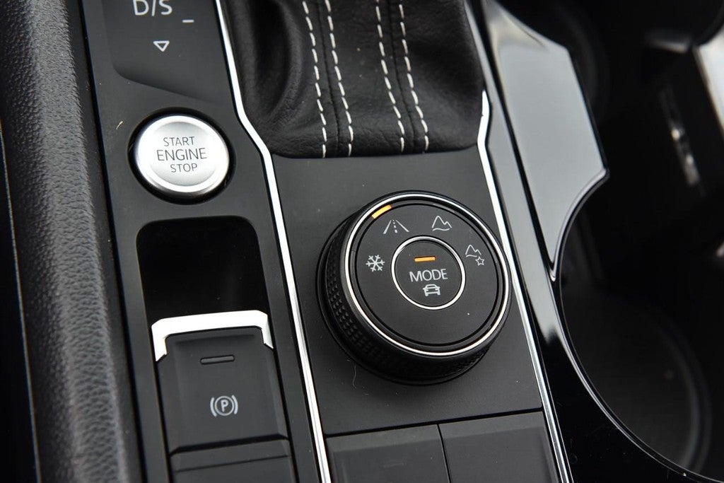 2023 Volkswagen Atlas Cross Sport 2.0T SEL R-Line Black 4MOTION