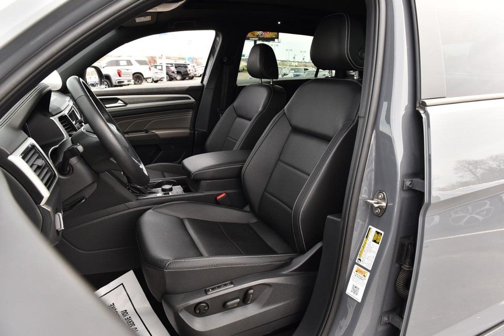 2023 Volkswagen Atlas Cross Sport 2.0T SEL R-Line Black 4MOTION