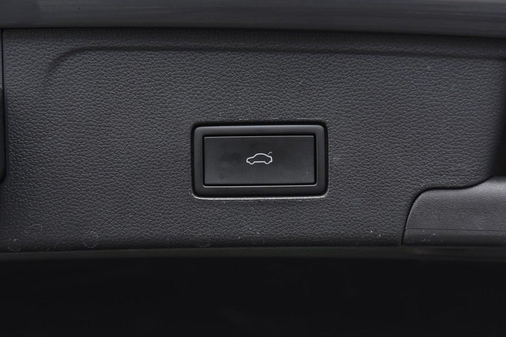 2023 Volkswagen Atlas Cross Sport 2.0T SEL R-Line Black 4MOTION