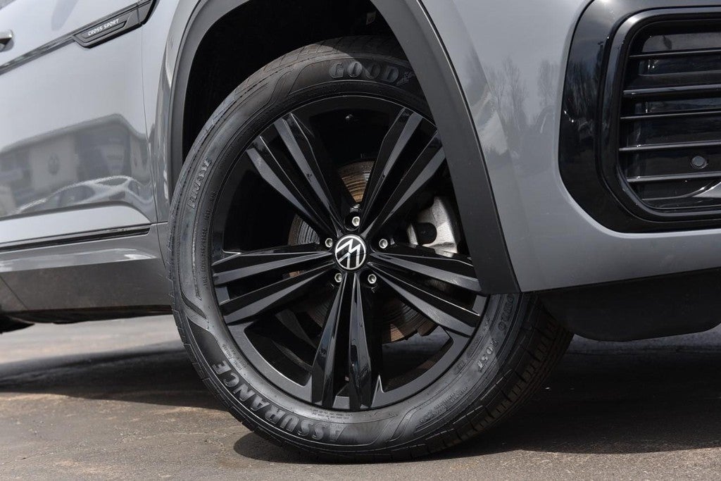 2023 Volkswagen Atlas Cross Sport 2.0T SEL R-Line Black 4MOTION