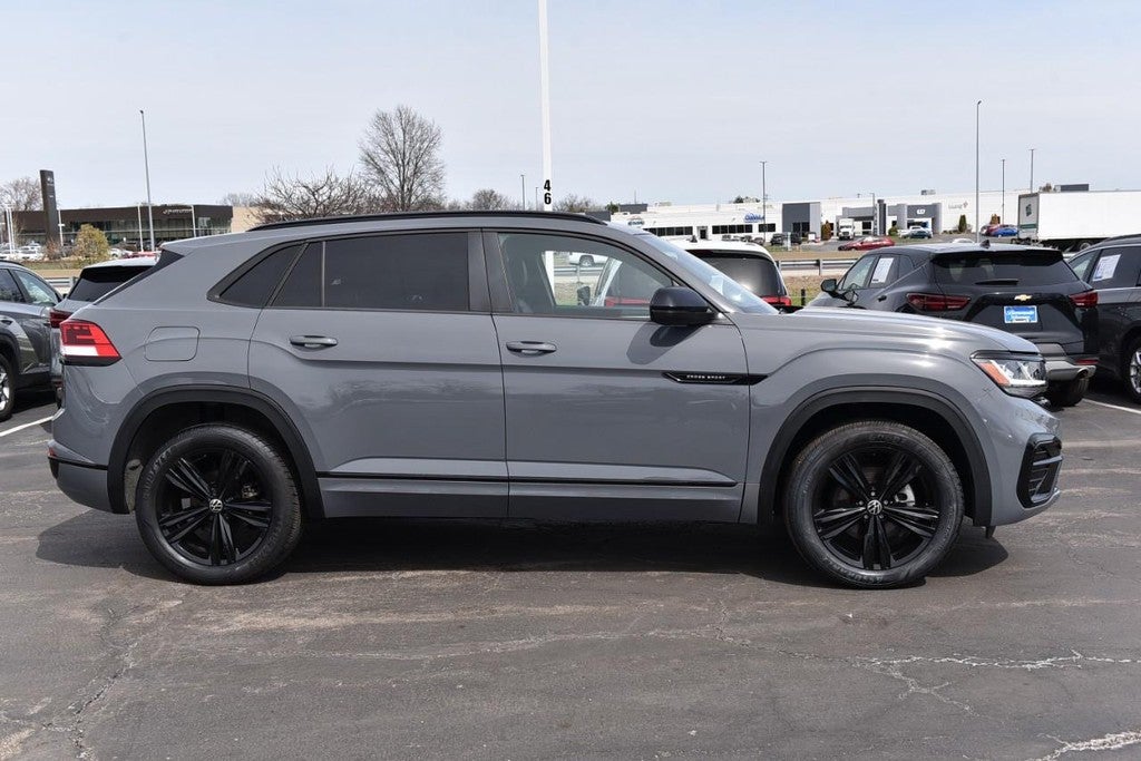 2023 Volkswagen Atlas Cross Sport 2.0T SEL R-Line Black 4MOTION