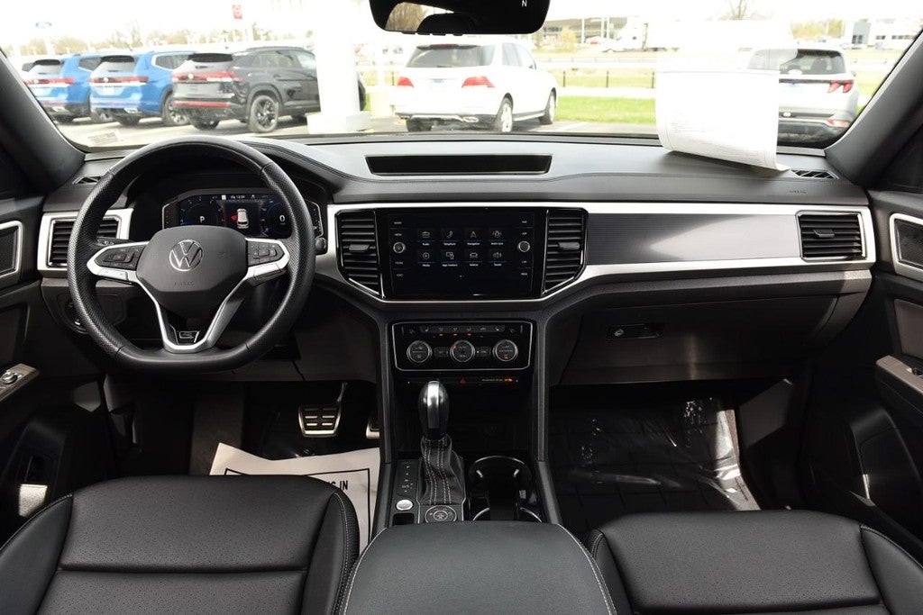 2023 Volkswagen Atlas Cross Sport 2.0T SEL R-Line Black 4MOTION