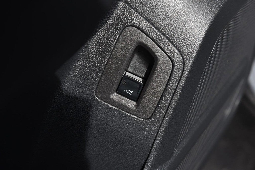 2023 Volkswagen Atlas Cross Sport 2.0T SEL R-Line Black 4MOTION