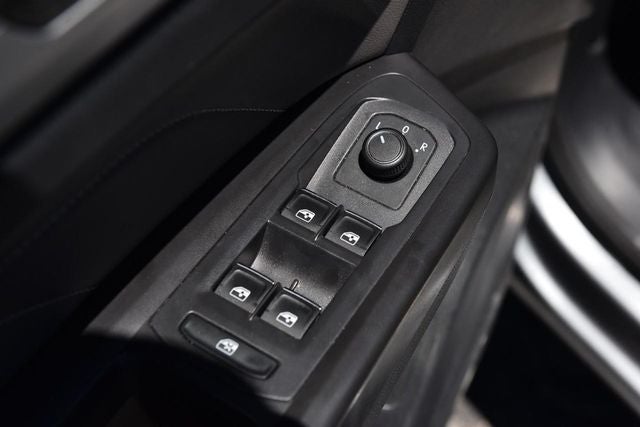 2023 Volkswagen Atlas Cross Sport 3.6L V6 SEL R-Line